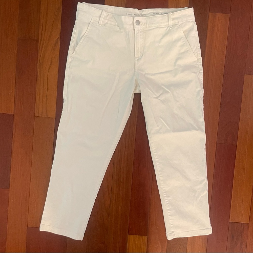 Calvin Klein Ultimate Skinny Cropped White Jeans Capris Size 30 Waist